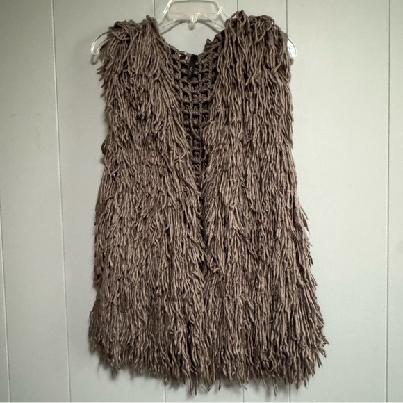 Elan Jackets & Blazers - ELAN Gray Shag Vest Boho Size Large